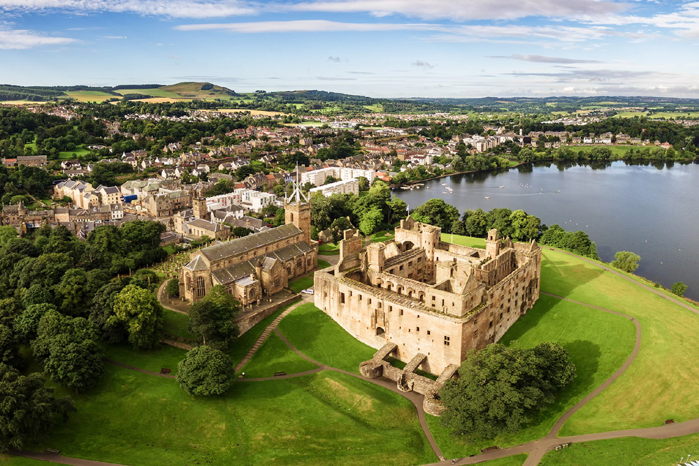 Aerial shot of Linlithgow Palace and grounds