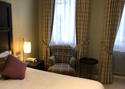 A bedroom in Parliament House Hotel in Edinburgh