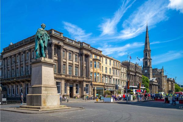 a-history-of-edinburgh-streets-parliament-house-hotel