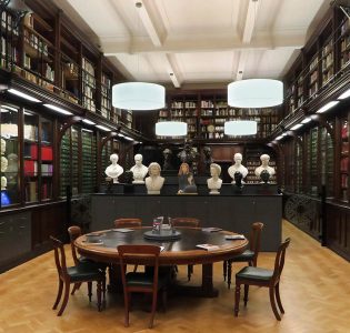 The library in the Scottish National Portrait Gallery