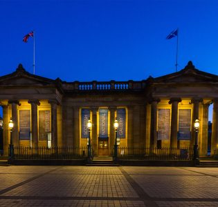The Scottish National Gallery at night