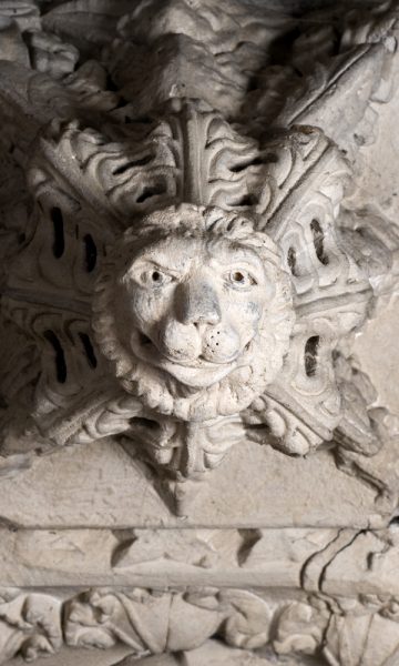 Lion carving in the stonework at Rosslyn Chapel