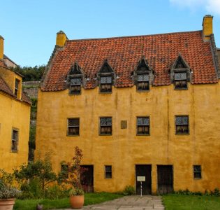 Exterior of Culross Palace in Scotland